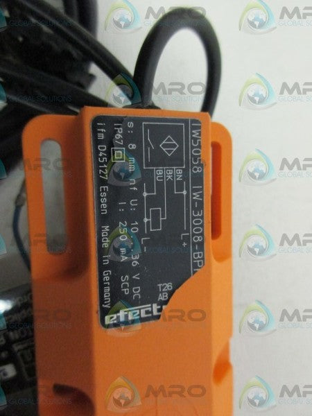 EFECTOR IW3008BPKG INDUCTIVE PROXIMITY SWITCH *NEW IN BOX*