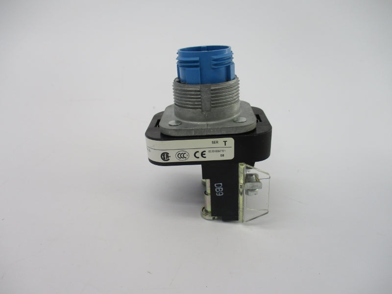 ALLEN BRADLEY 800T-FXT6D4 SER. T ( AS PICTURED) (WH) NSMP