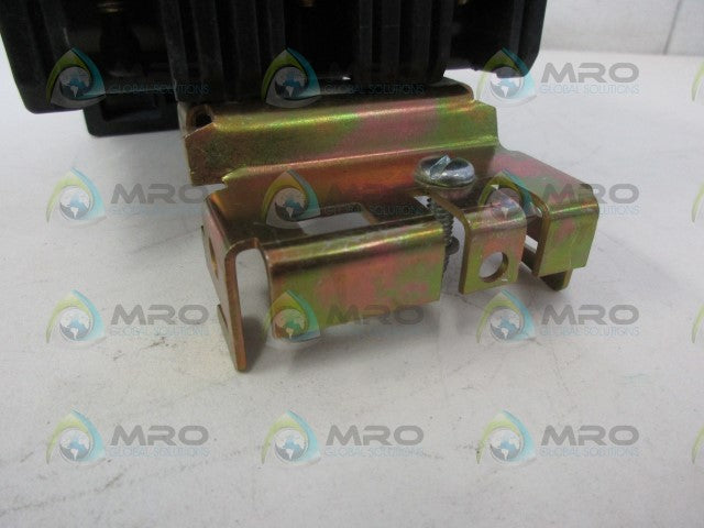 SQUARE D FC34030 30AMP 3POLE CIRCUIT BREAKER *NEW NO BOX*