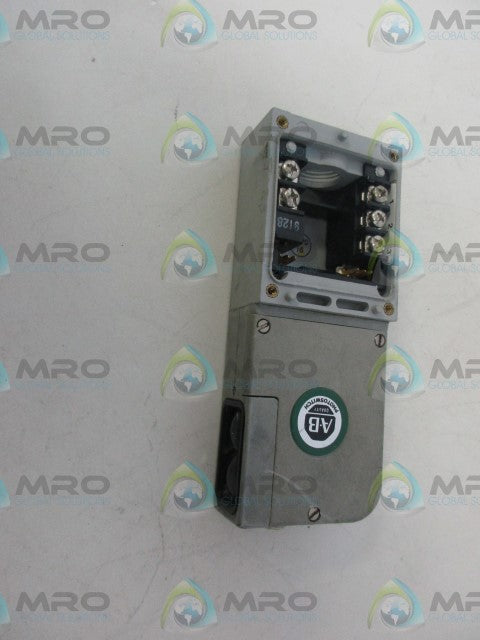 ALLEN BRADLEY 42MTB-5004 & 42MRU-5000 PHOTOHEAD W/ADPTOR PHOTOHEAD *USED*
