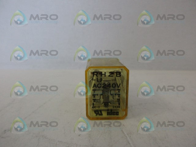 IDEC RH2B-U RELAY 240VAC *USED*