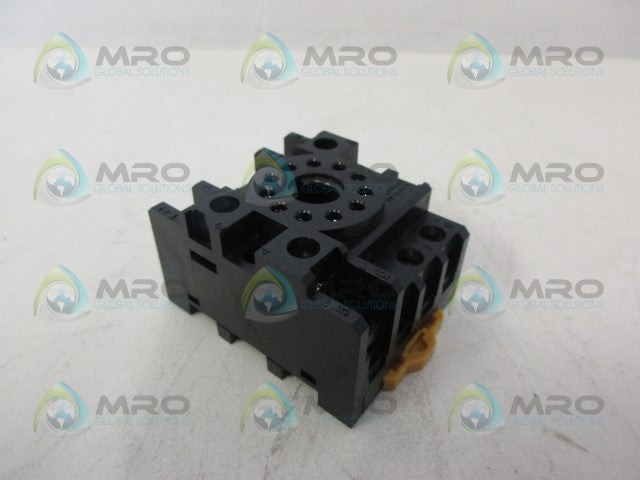 OMRON PF113A-E RELAY SOCKET *NEW NO BOX*