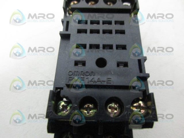 OMRON PYF14AE RELAY BASE *USED*