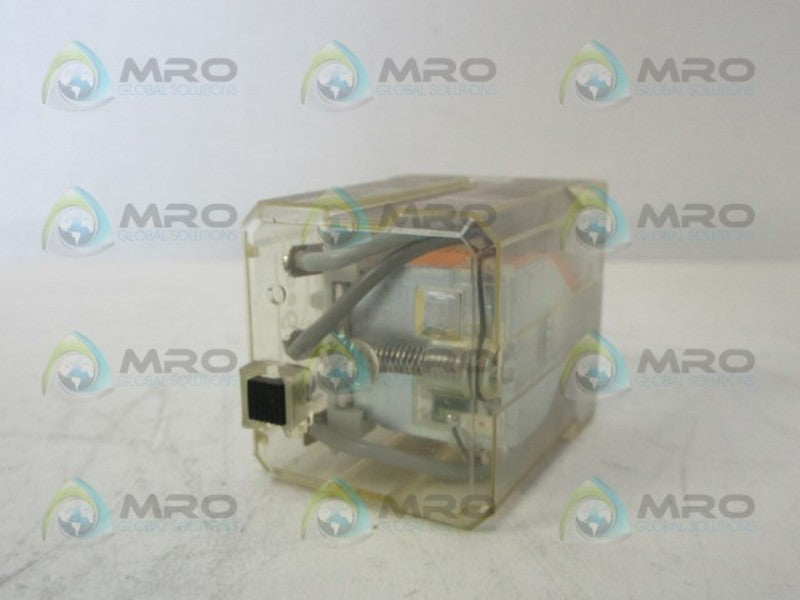 FINDER 62.33 RELAY *USED*