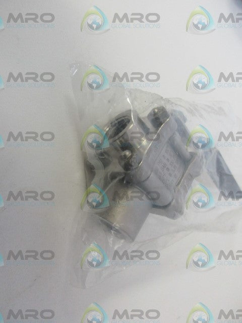 WHITEY SS-63XTF8 3WAY BALL VALVE *NEW IN FACTORY BAG*