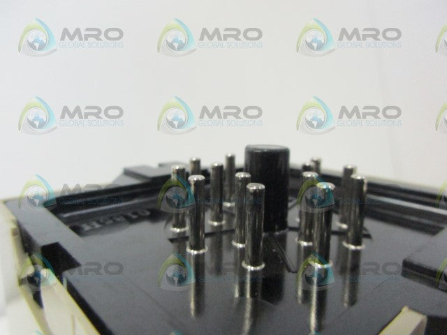 OMRON OPE-VX PHOTOELECTRIC SWITCH AMPLIFIER *USED*