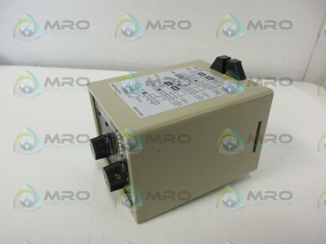 OMRON OPE-VX PHOTOELECTRIC SWITCH AMPLIFIER *USED*