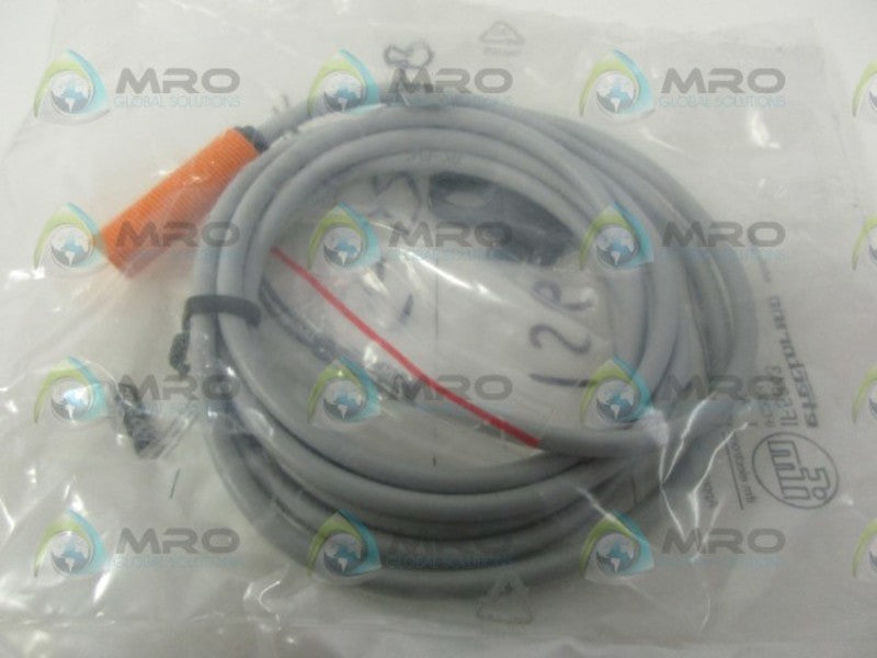 IFM EFECTOR IF5843 INDUCTIVE PROXIMITY SENSOR *NEW IN FACTORY BAG*