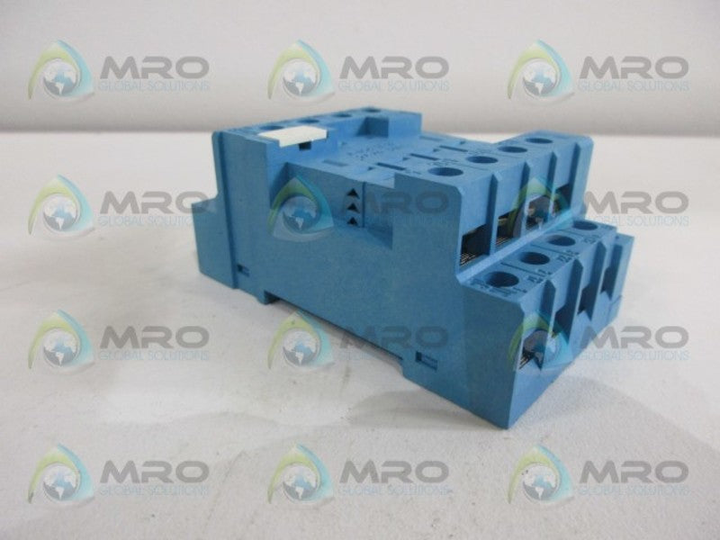 FINDER 96.74 SOCKET *NEW NO BOX*