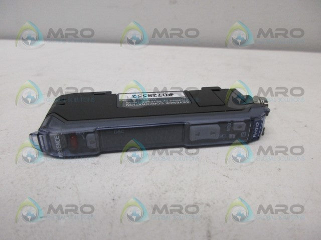 KEYENCE FS-V31CP PHOTOELECTRIC AMPLIFIER SENSOR *NEW NO BOX*