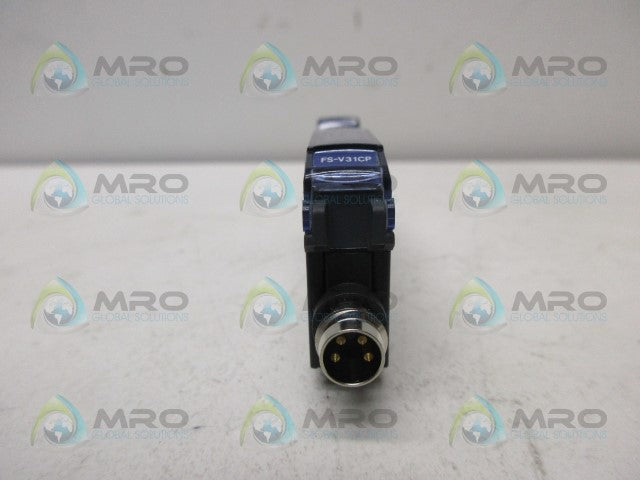 KEYENCE FS-V31CP PHOTOELECTRIC AMPLIFIER SENSOR *NEW NO BOX*