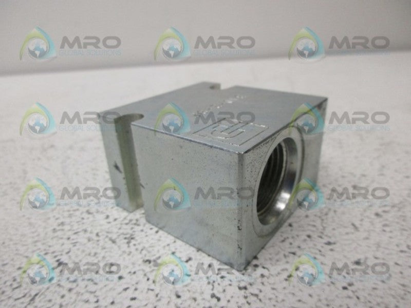 PARKER B10-2-8P CARTRIDGE VALVE BASE *USED*
