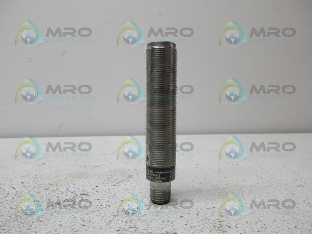 PEPPERL +FUCHS NMB5-18GM85-US-FE-V12 PROXIMITY SWITCH *NEW NO BOX*