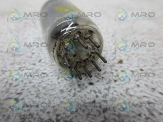 SYLVANIA 6211 ELECTRON TUBE *NEW NO BOX*