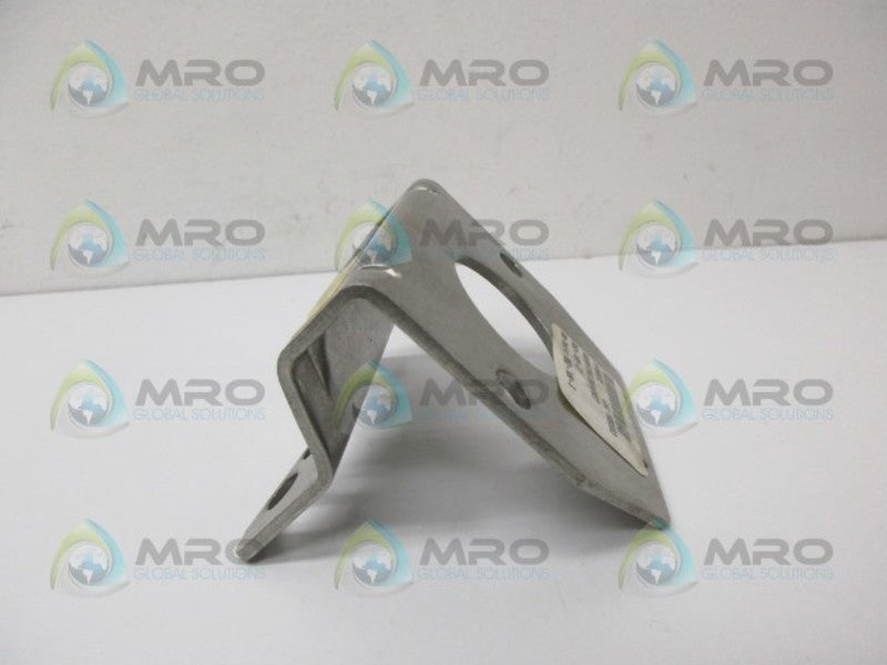 INDUSTRIAL MRO B53-109-S MOUNTING BRACKET *NEW NO BOX