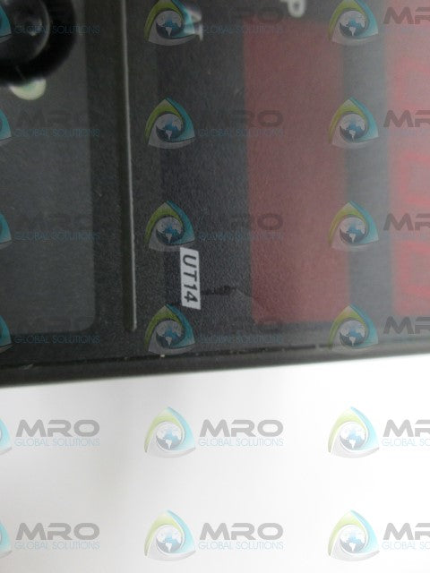YOKOGAWA UT14 DIGITAL INDACTIONG CONTROLLER *NEW IN BOX*