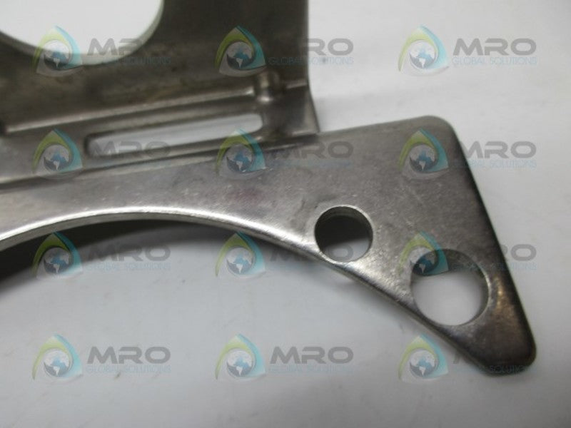 INDUSTRIAL MRO B53-6000-27 THRUST DRIVE BRACKET *USED*