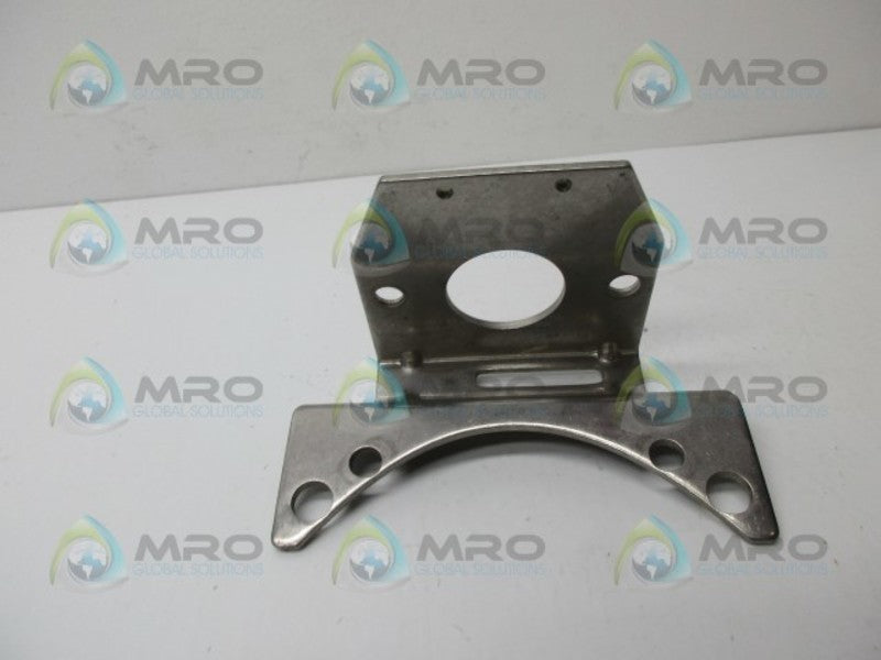 INDUSTRIAL MRO B53-6000-27 THRUST DRIVE BRACKET *USED*