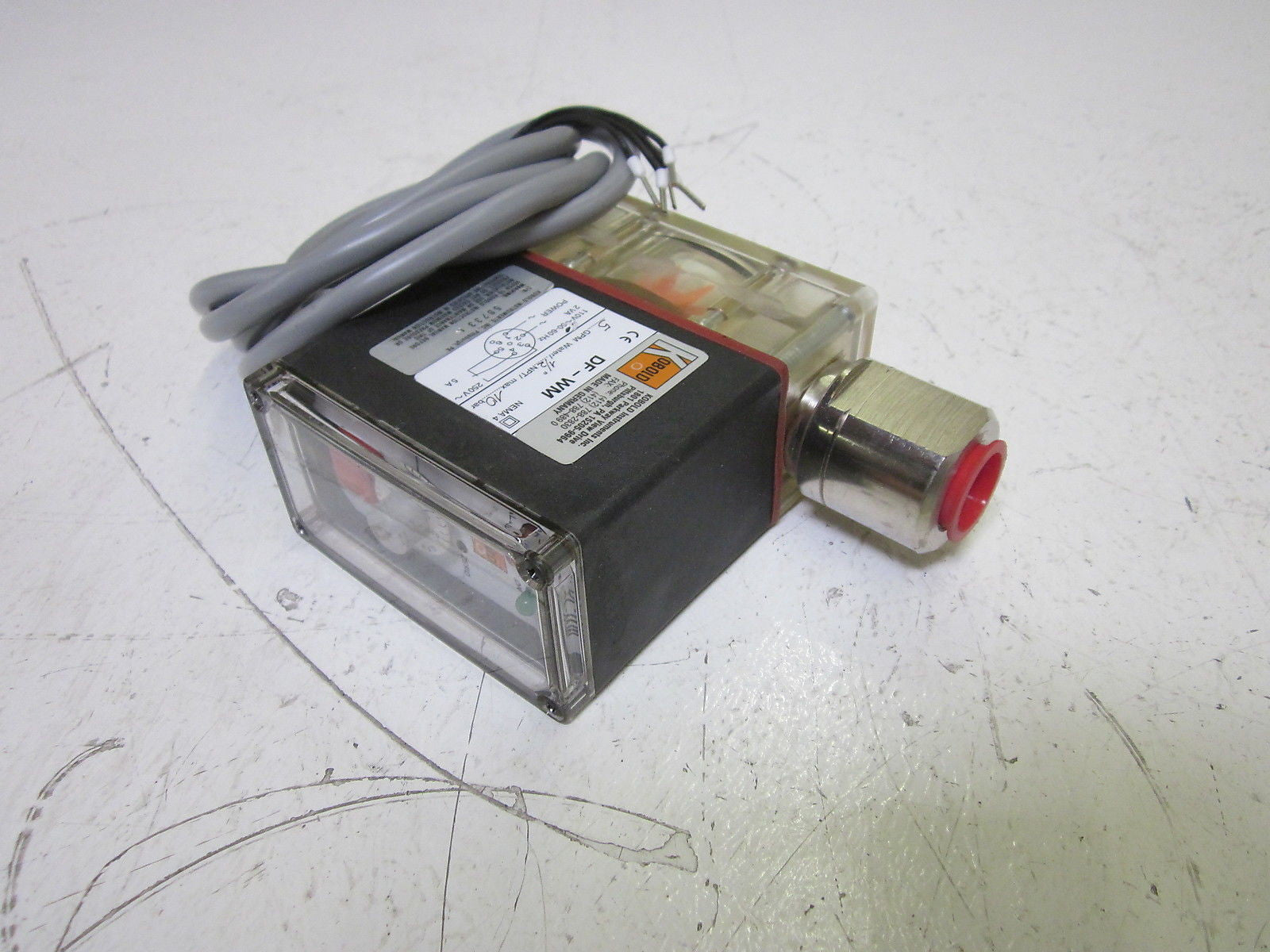 KOBOLD DF-WM FLOW SWITCH 110V *USED*