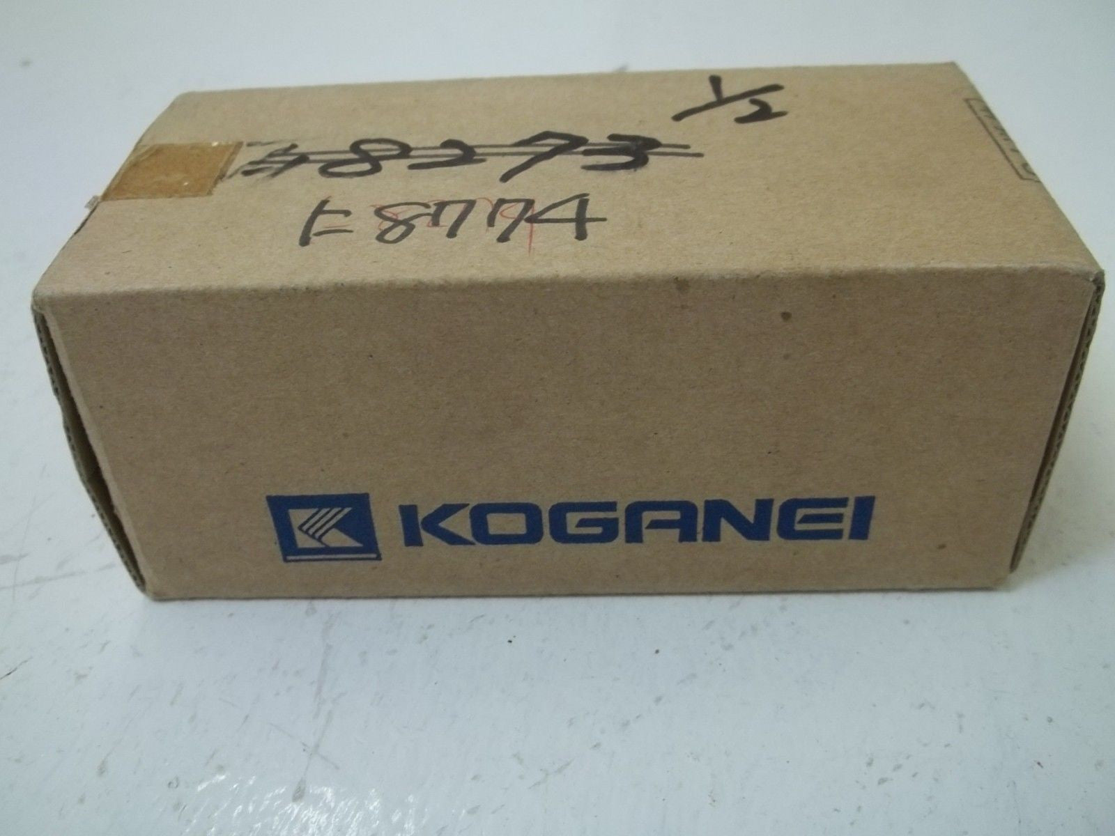 KOGANEI R152-01-G3 *NEW IN BOX*