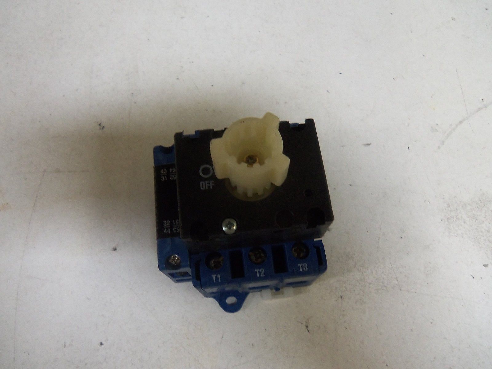KRAUS & NAIMER KG41B DISCONNECT SWITCH *USED*