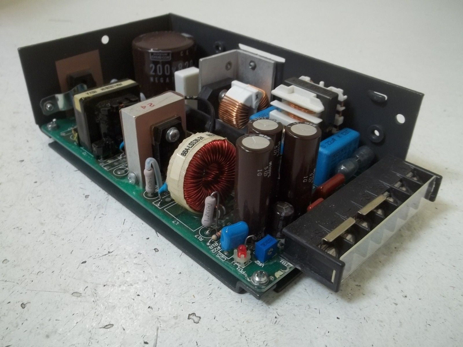 LAMBDA LSS-38-24 POWER SUPPLY *NEW IN BOX*