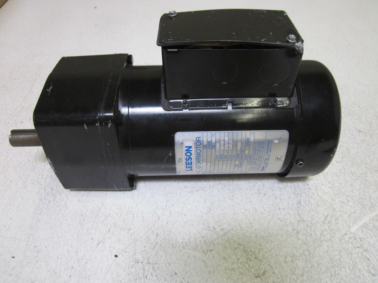 LEESON 096009.00 AC GEAR MOTOR 115/110V *USED*