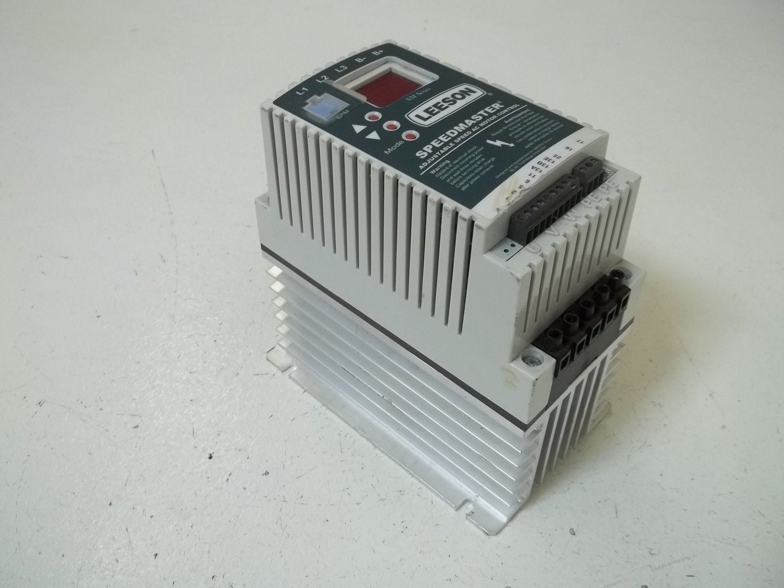 LEESON 174284.00 ADJUSTABLE SPEED AC MOTOR CONTROL  *USED*