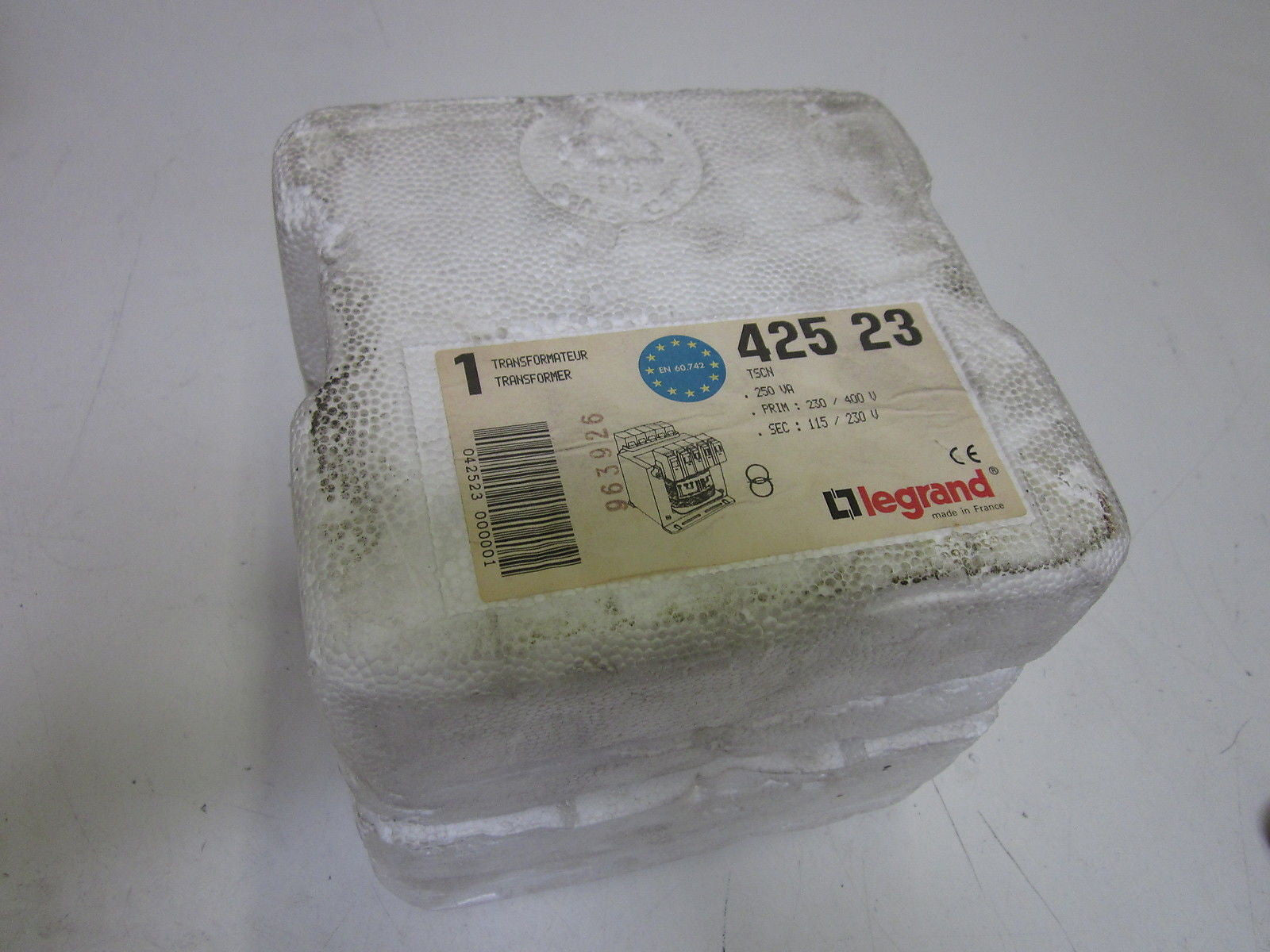 LEGRAND 42523 *NEW IN BOX*