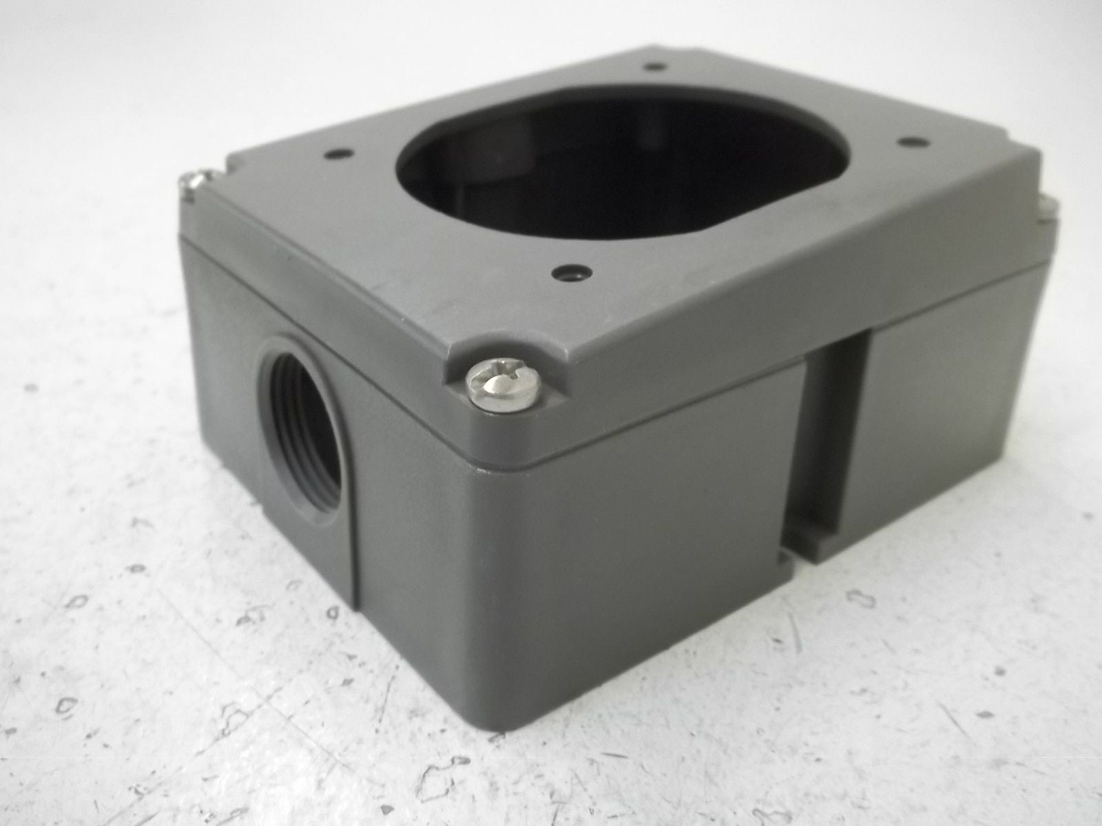LEGRAND PSBBN202-W (AS PICTURED) WIRE NON-MET B BOX *NEW NO BOX*