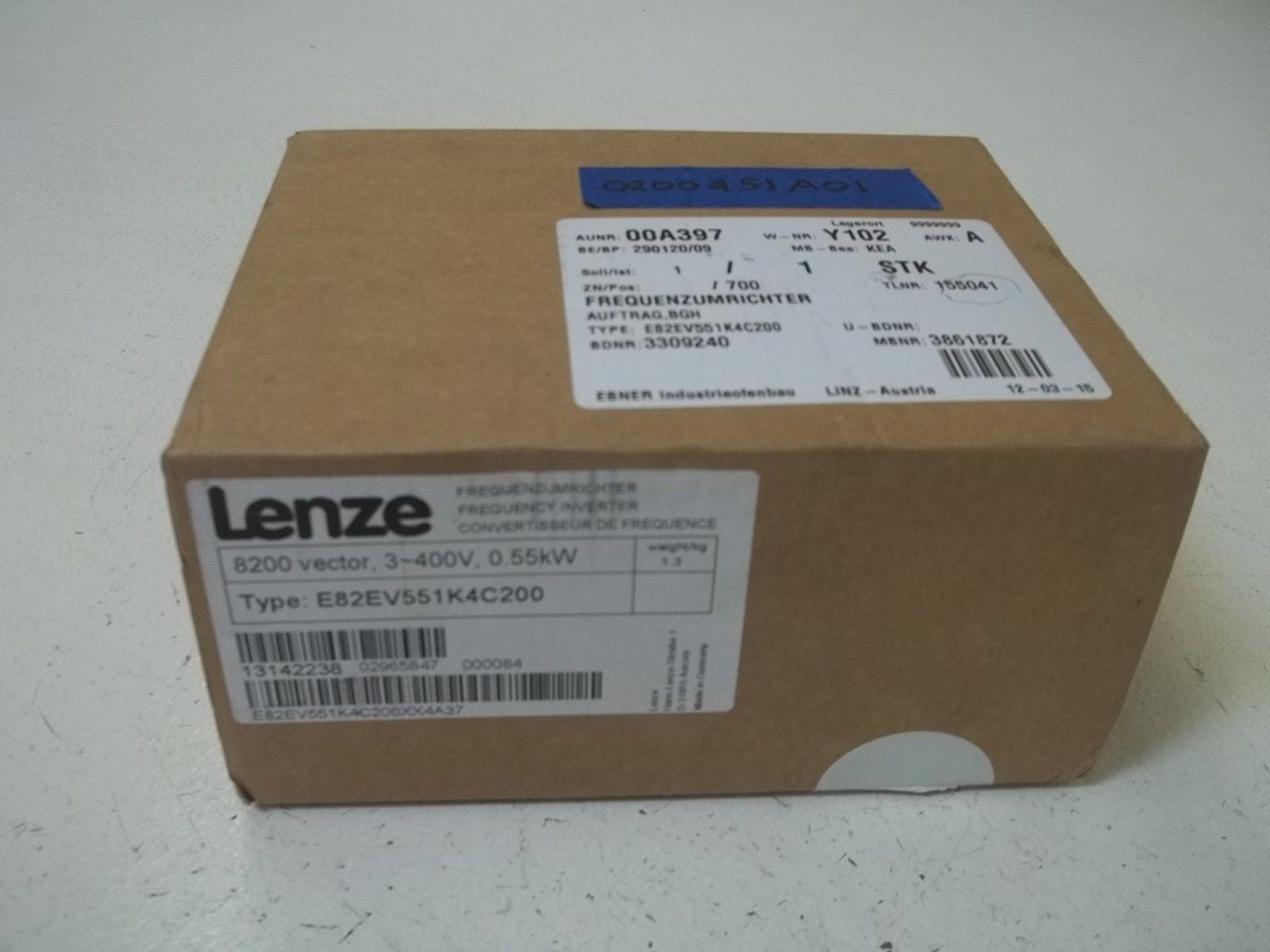 LENZE E82EV551K4C200 FREQUENCY INVERTER *NEW IN BOX*