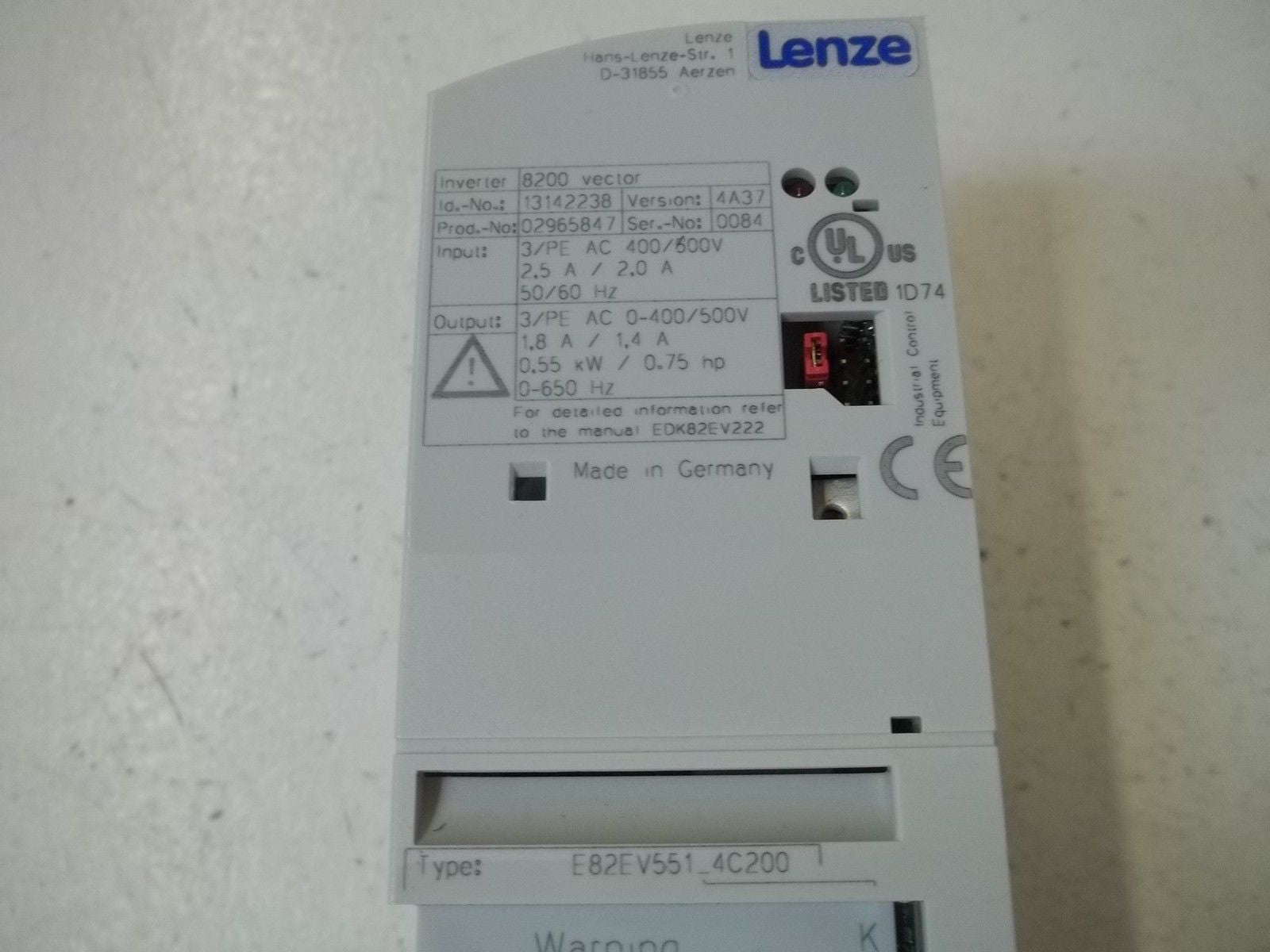 LENZE E82EV551K4C200 FREQUENCY INVERTER *NEW IN BOX*