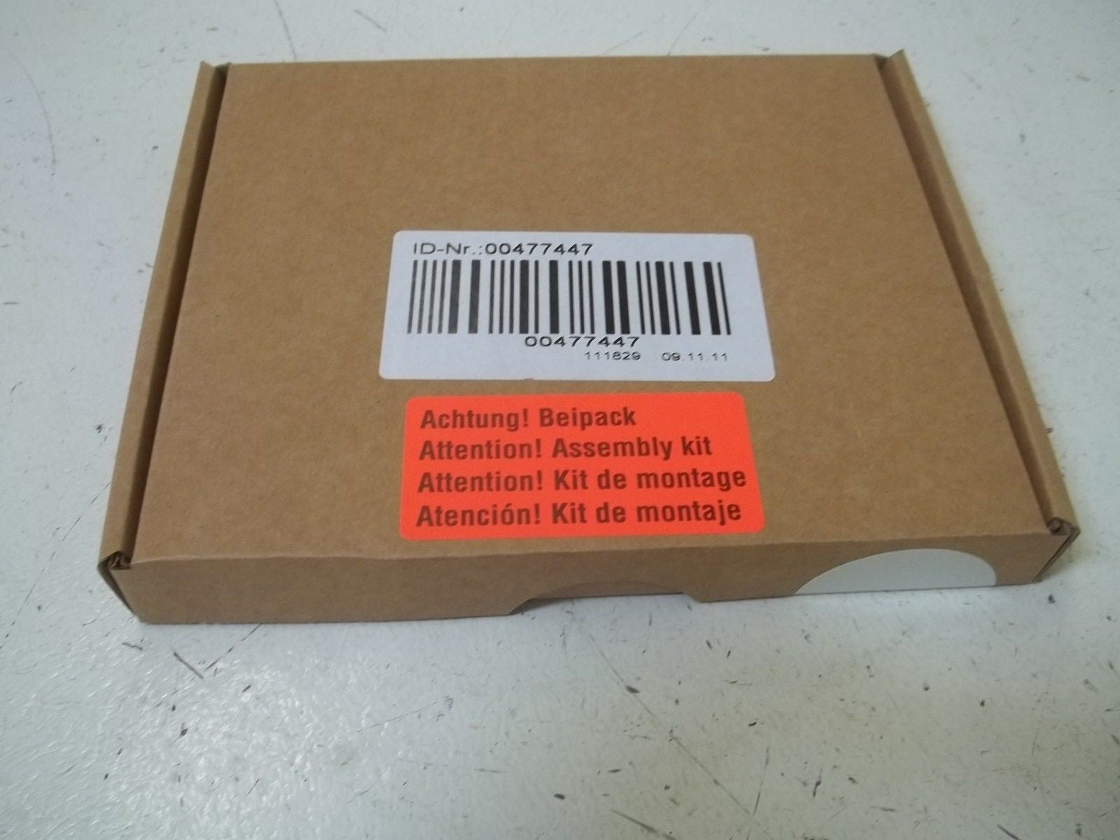 LENZE E82EV551K4C200 FREQUENCY INVERTER *NEW IN BOX*
