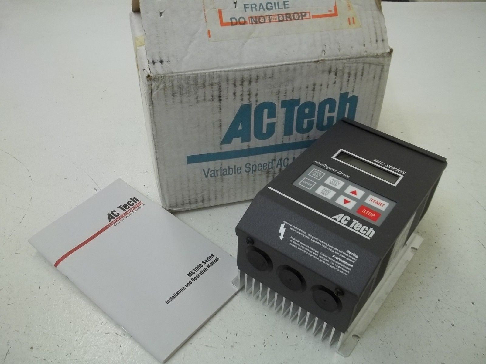 LENZE M1210SB AC TECH DRIVE *NEW IN BOX*