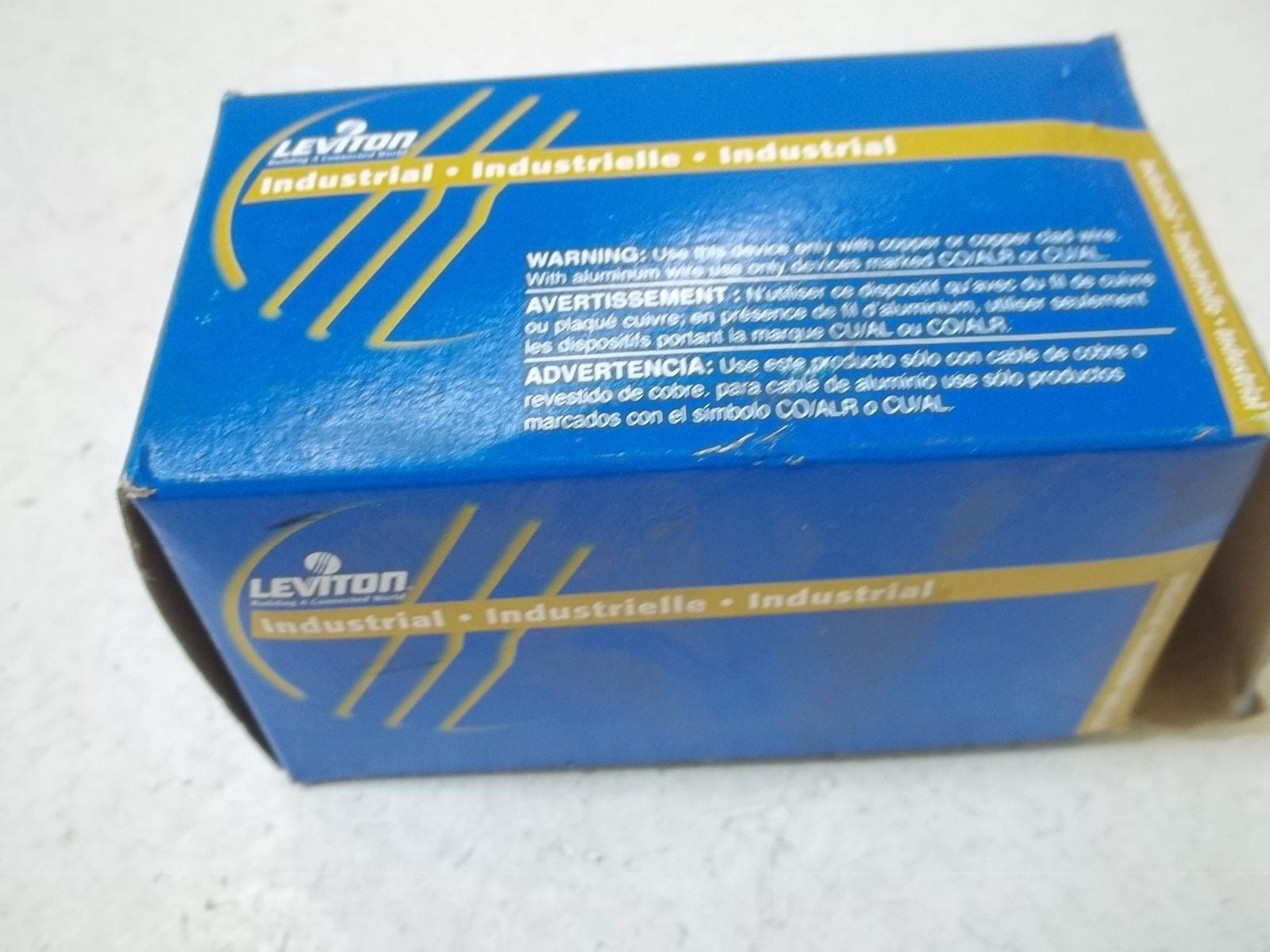 LEVITION 9965 3-POLE, 3-WIRE LOCKING PLUG *NEW IN BOX*