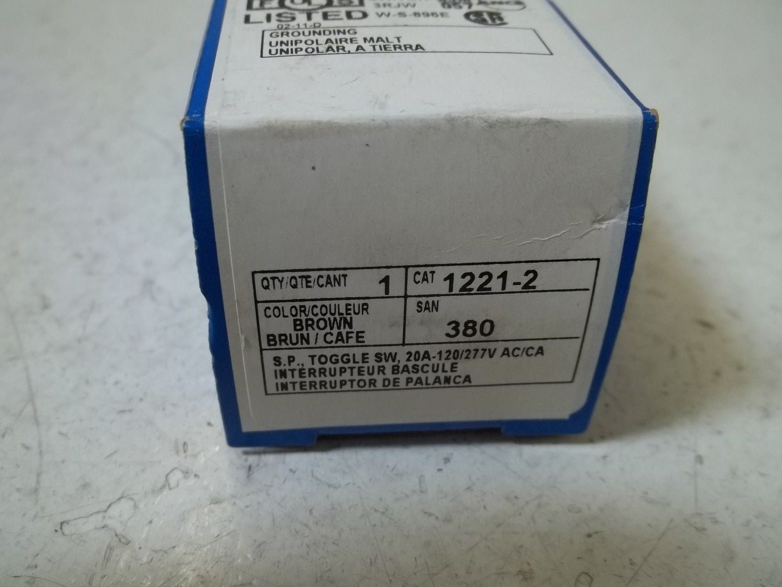 LEVITON 1221-2 S.P., TOGGLE SW, 20A-120/277V AC/CA *NEW IN  A BOX*