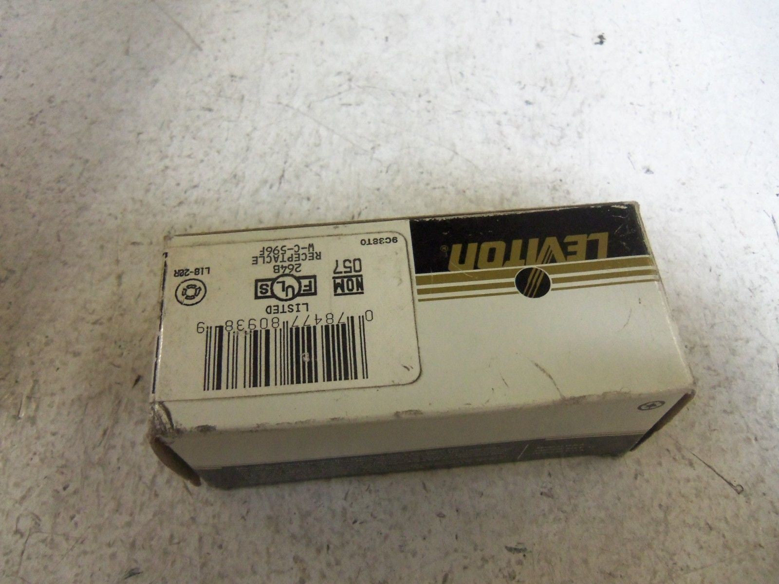 LEVITON 2440 RECEPTACLE *NEW IN BOX*