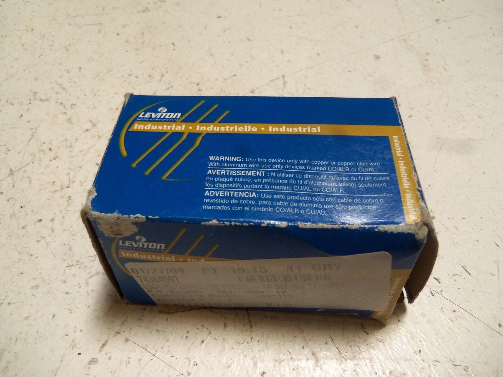 LEVITON 2523 CONNECTOR BODY *NEW IN BOX*