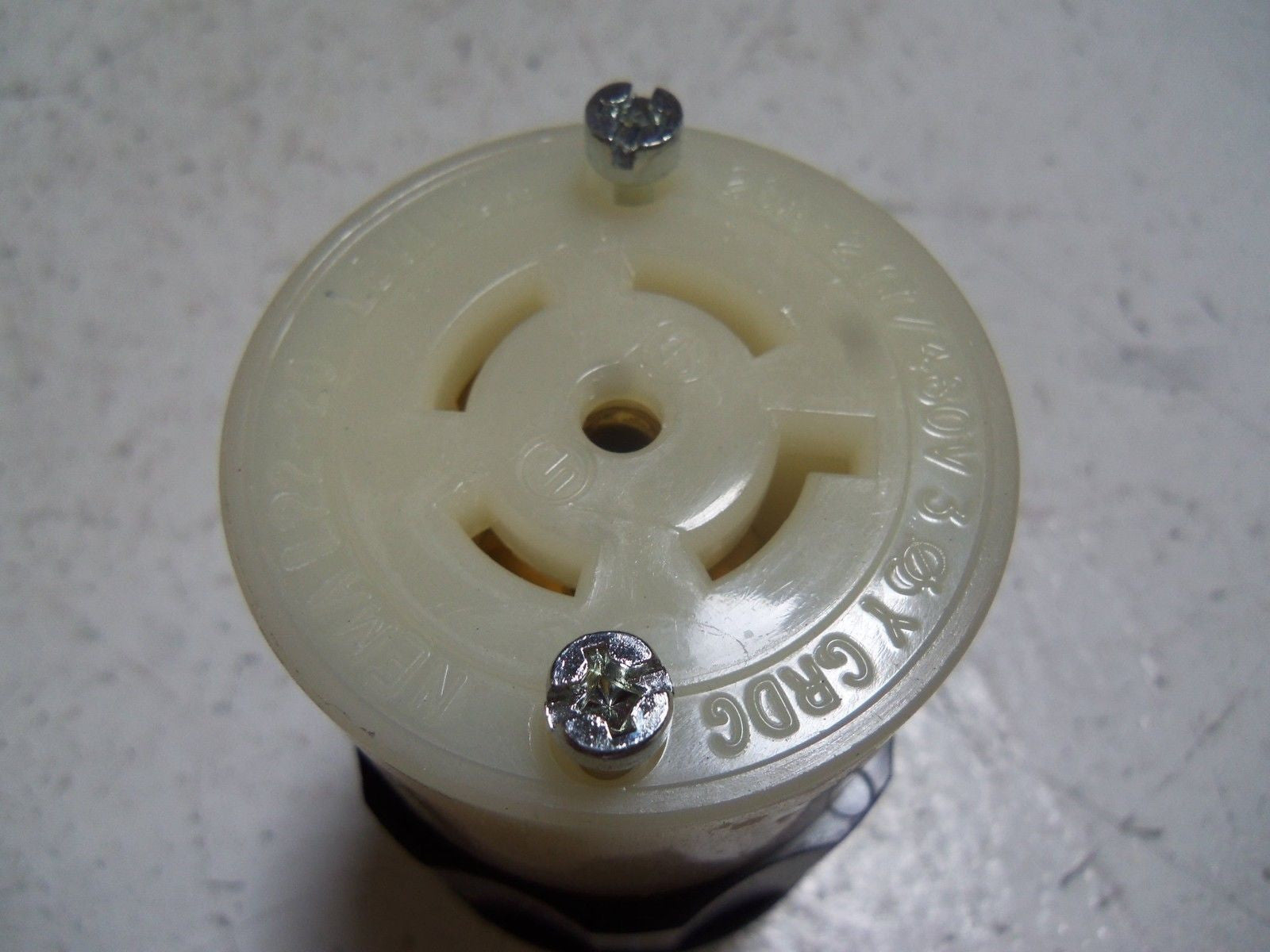 LEVITON 2523 CONNECTOR BODY *NEW IN BOX*