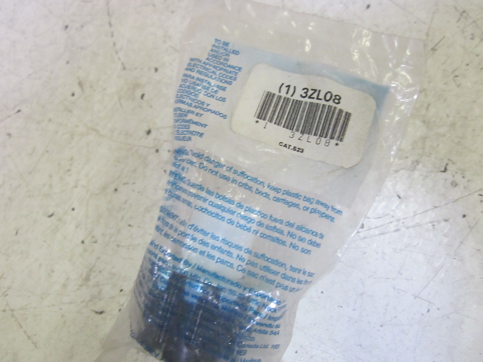 LEVITON 3ZL08 LAMP HOLDER *NEW IN FACTORY BAG*