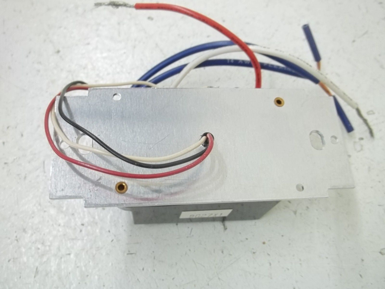 LEVITON 6774-CBX SENSOR CONTROL UNIT *NEW IN BOX*