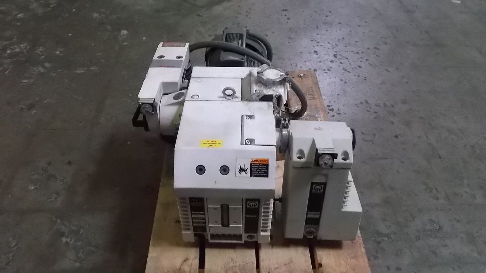 LEYBOLD D40BCS PUMP *USED*