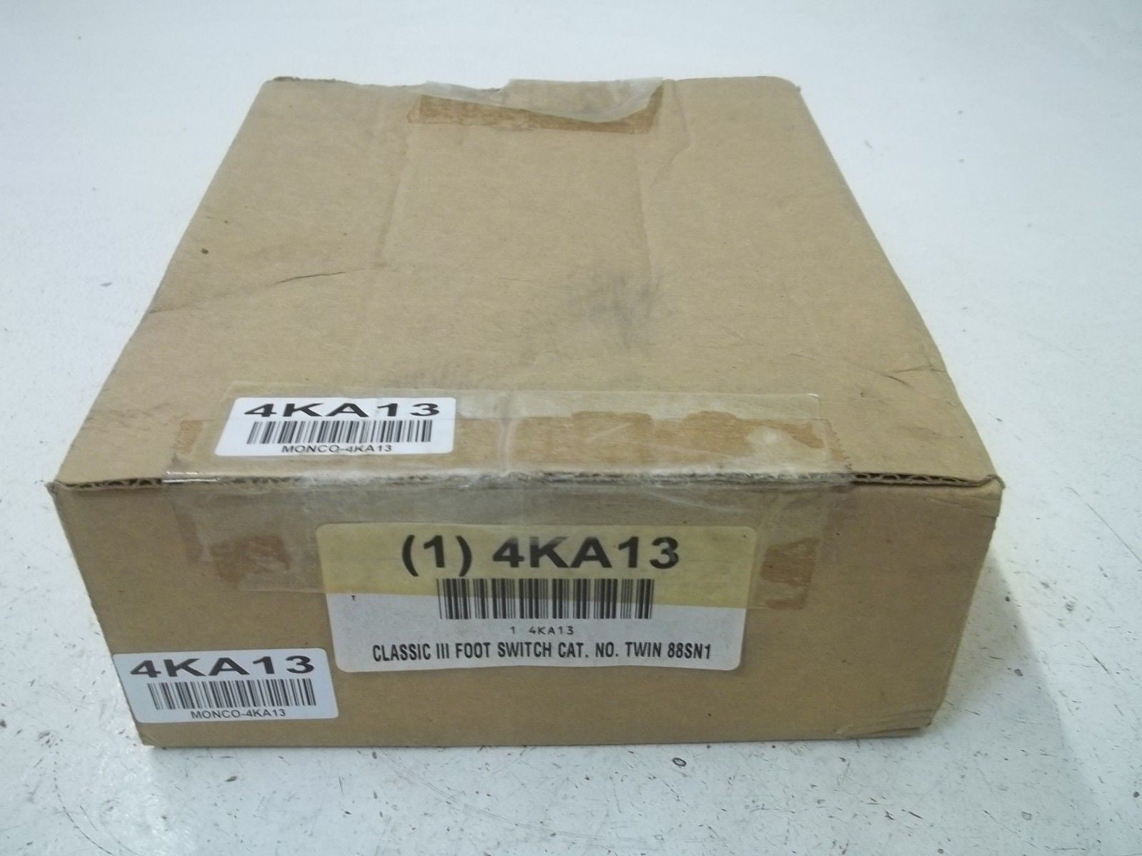 LINEMASTER CLASSIC III TWIN88SN1 FOOT SWITCH *NEW IN BOX*
