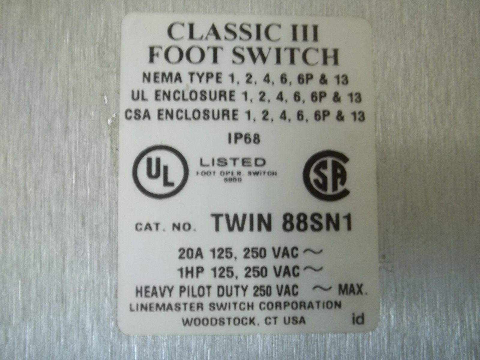 LINEMASTER CLASSIC III TWIN88SN1 FOOT SWITCH *NEW IN BOX*