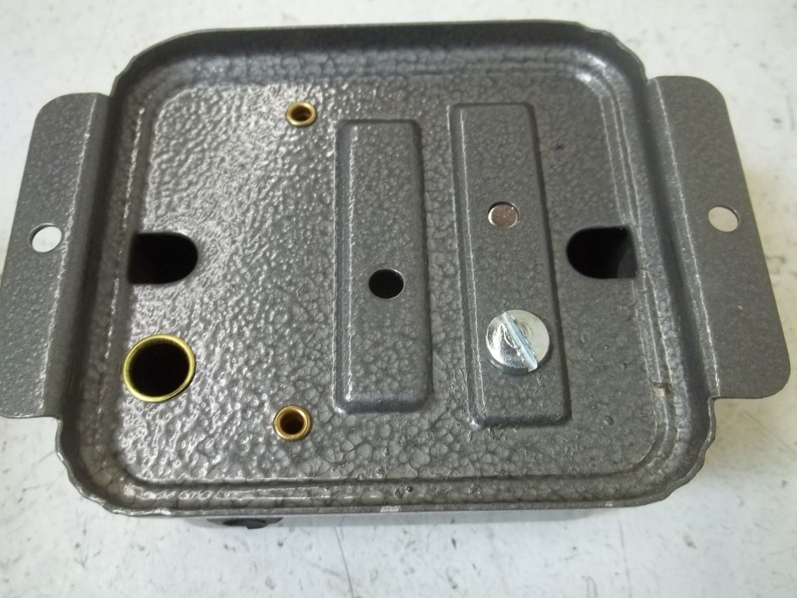 LINE RELAYS 24VAC MC BUZZER *NEW IN BOX*