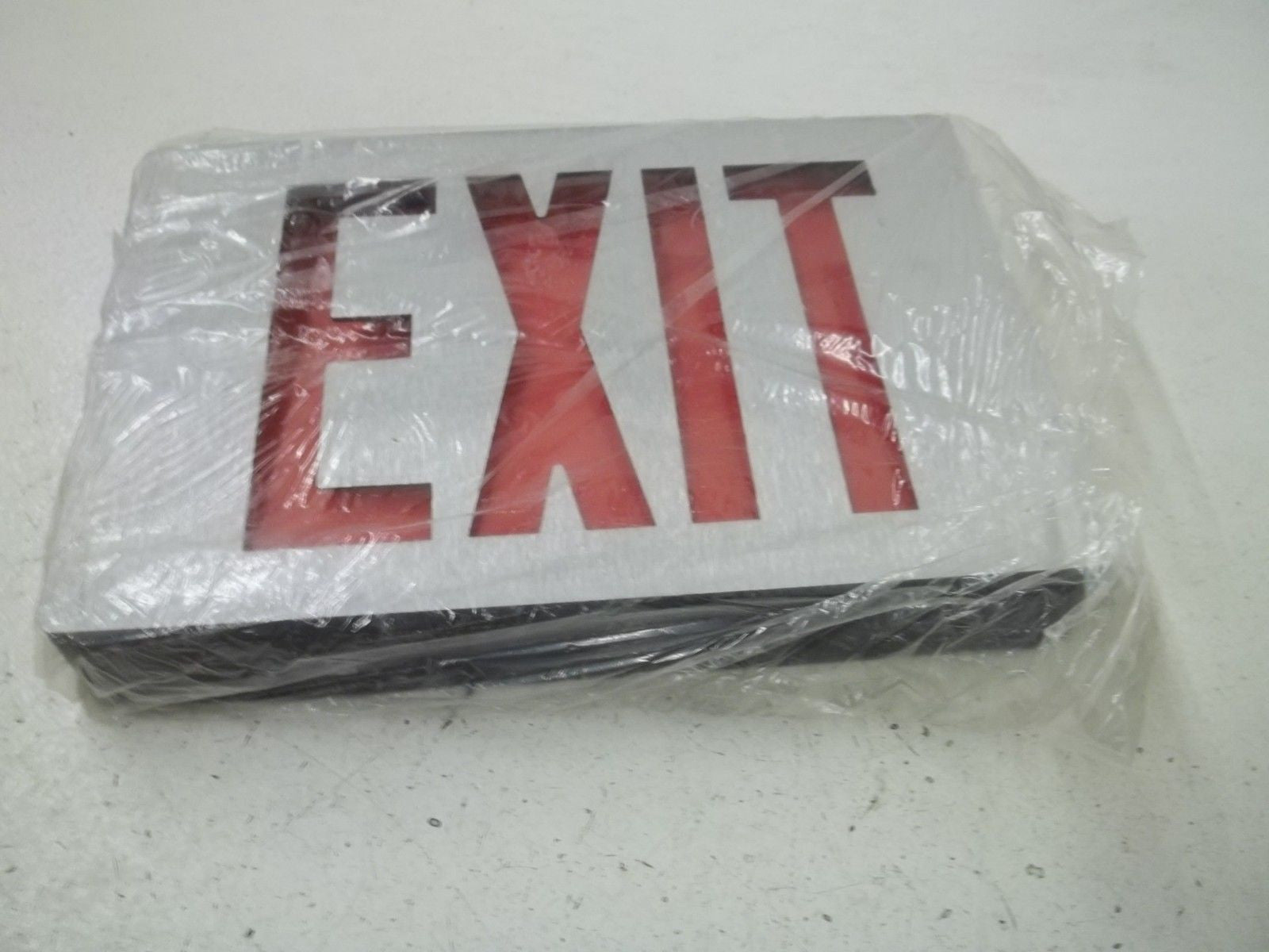LITHONIA LIGHTING LES1R120/277ELN  DIE CAST EMERGENCY *NEW IN BOX*
