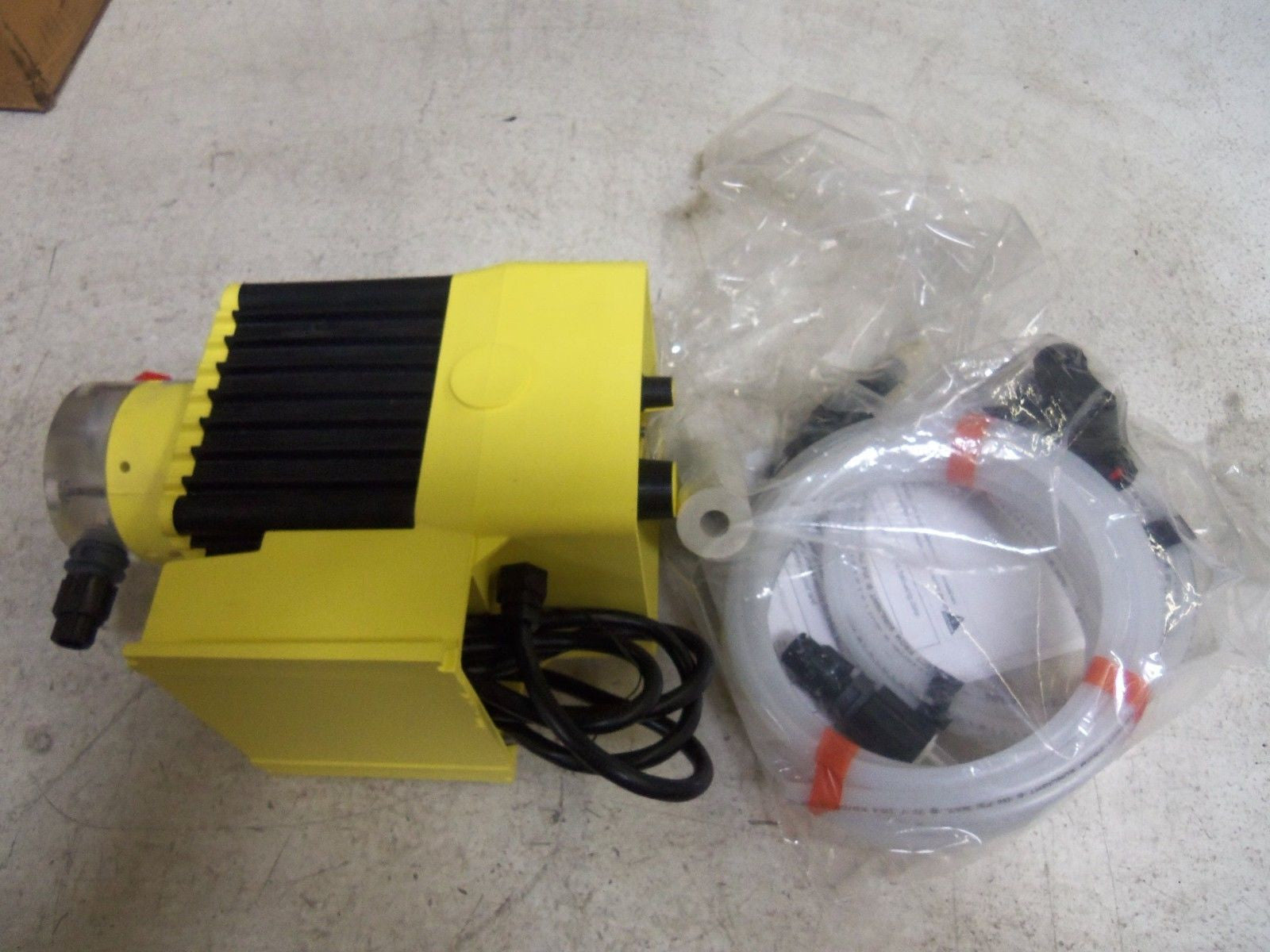 LMI C121-460SI PUMP *NEW IN BOX*
