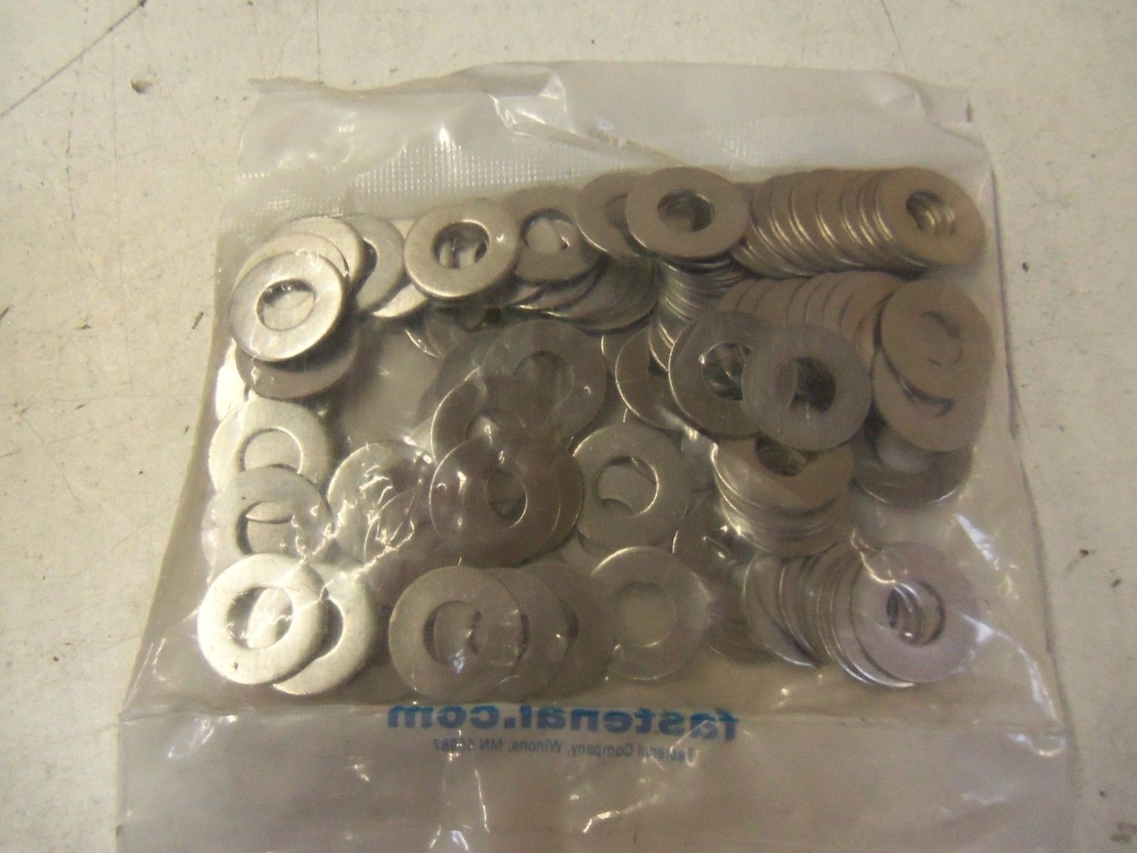 LOT OF 100 FASTENAL 1171015 *NEW IN FACTORY BAG*
