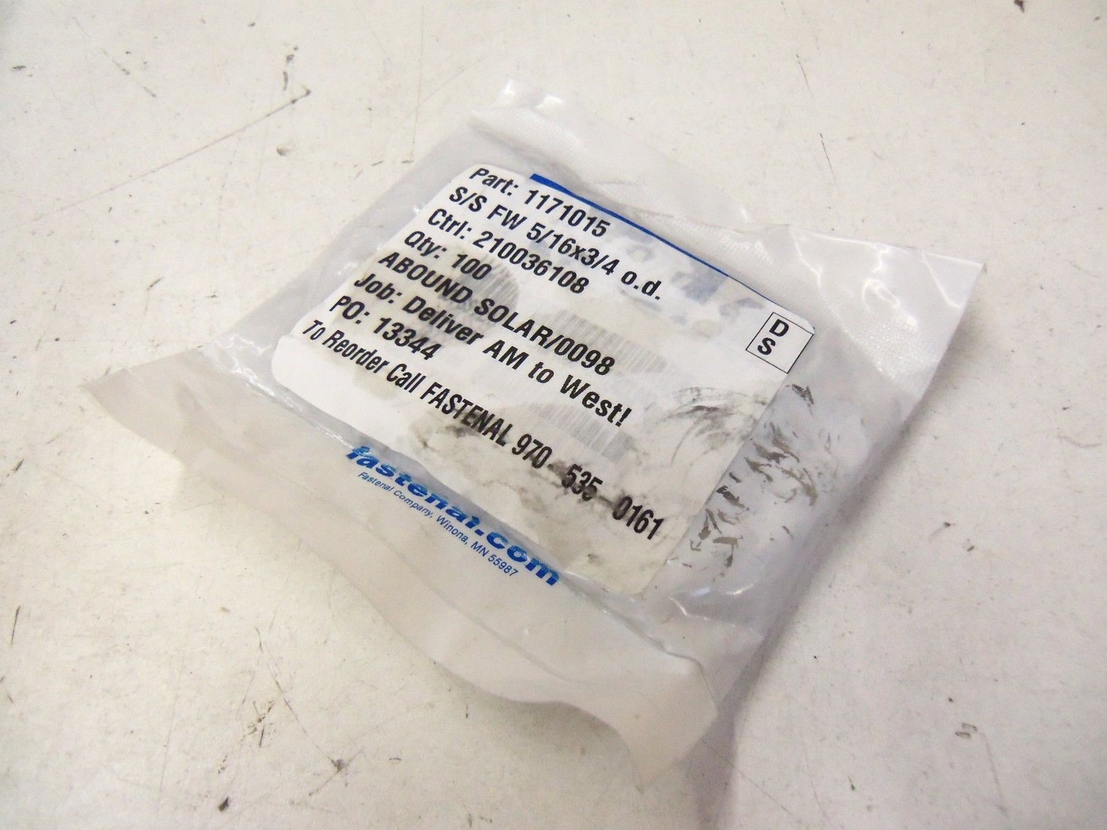 LOT OF 100 FASTENAL 1171015 *NEW IN FACTORY BAG*