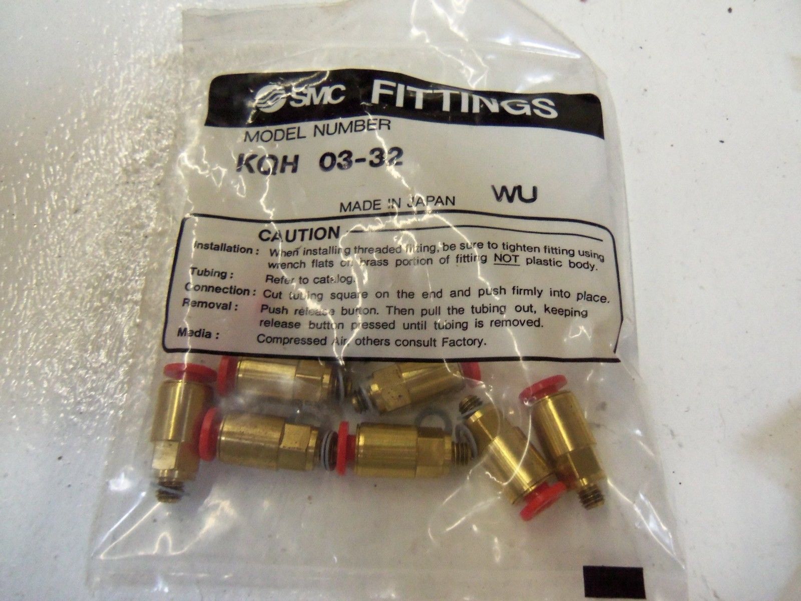 LOT OF 100 SMC KQH03-32 *NEW IN BOX*